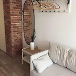 Chic Cosy Quiet In Center Homestay