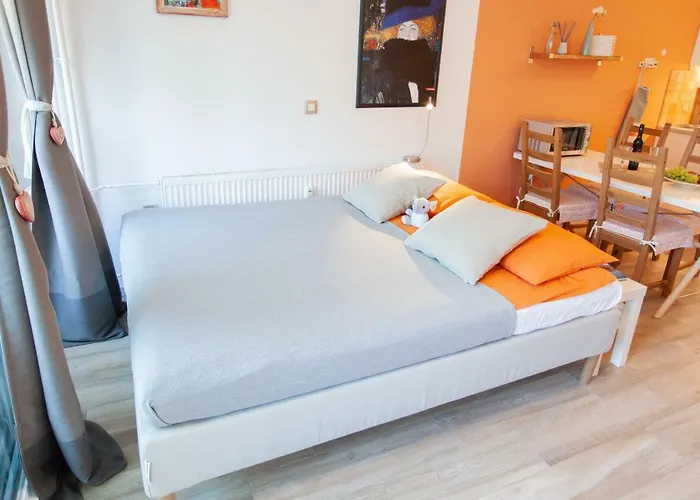 Chic Cosy Quiet In Center Δωμάτια σε οικογενειακή κατοικία